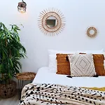 Casinha De - Terraco Privado, Ac, Wifi, Centro 250m Feriehus