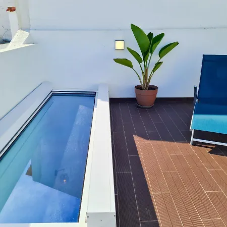 Casinha De - Terraco Privado, Ac, Wifi, Centro 250m Ferienhaus