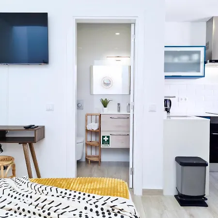 Casinha De - Terraco Privado, Ac, Wifi, Centro 250m