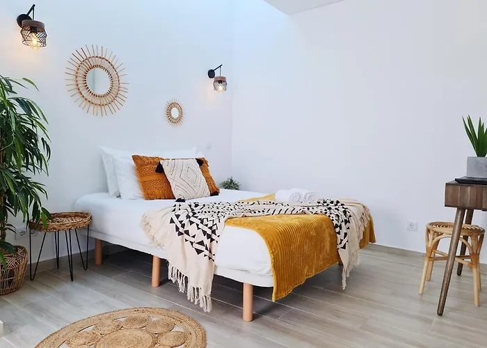 Casinha De - Terraco Privado, Ac, Wifi, Centro 250m