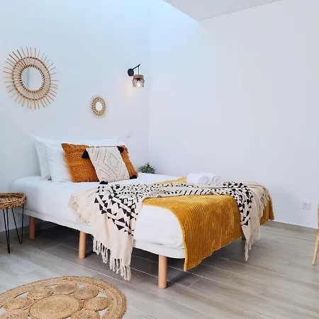 Casinha De - Terraço Privado, Ac, Wifi, Centro 250m