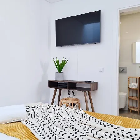 Casinha De - Terraco Privado, Ac, Wifi, Centro 250m בית נופש