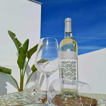 Casinha De - Terraco Privado, Ac, Wifi, Centro 250m *