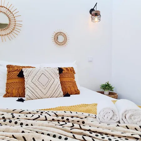 別荘 Casinha De - Terraco Privado, Ac, Wifi, Centro 250m フェラグド